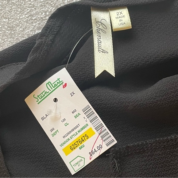 chenault Black tunic top grommet detail at neckline and flared sleeves Size 2x - Picture 6 of 9